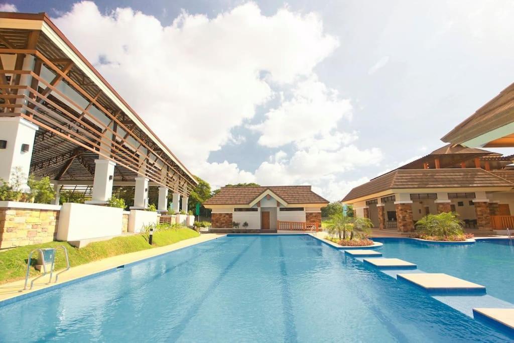 Dreamy 2Br Condo, With A Golf Course View Cebu Екстериор снимка