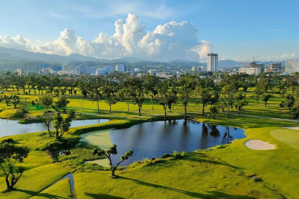 Dreamy 2Br Condo, With A Golf Course View Cebu Екстериор снимка